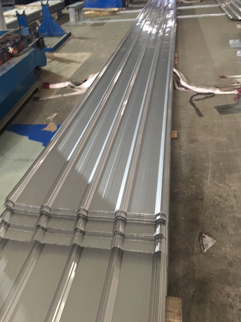 不銹鋼夾芯板彩鋼瓦生產(chǎn)廠(chǎng)家手把手教你安裝 不銹鋼夾芯板彩鋼瓦生產(chǎn)廠(chǎng)家手把手教你安裝